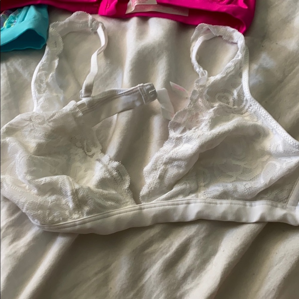 Bras - Picture 3 of 6